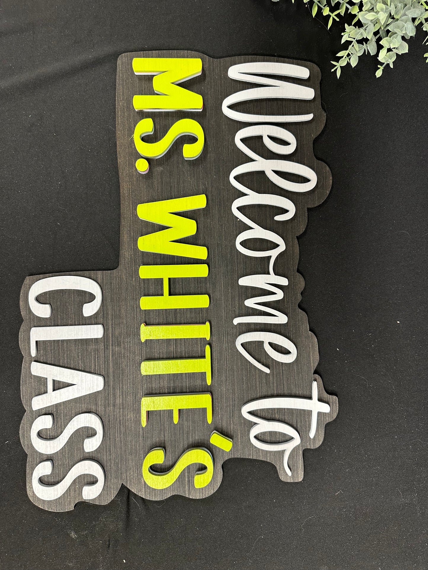 Welcome to Personalized 3D Teacher Name Cut Out Sign