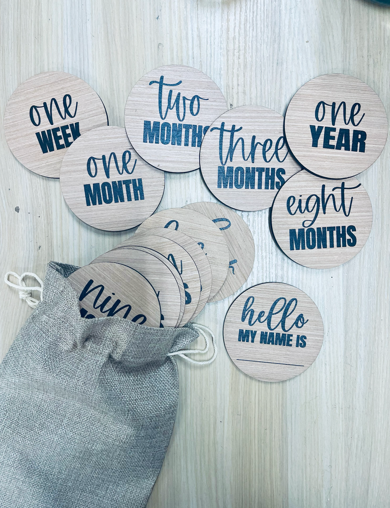 Baby Milestone cirlce cards; photo props; new born; babyshower gift wood sign