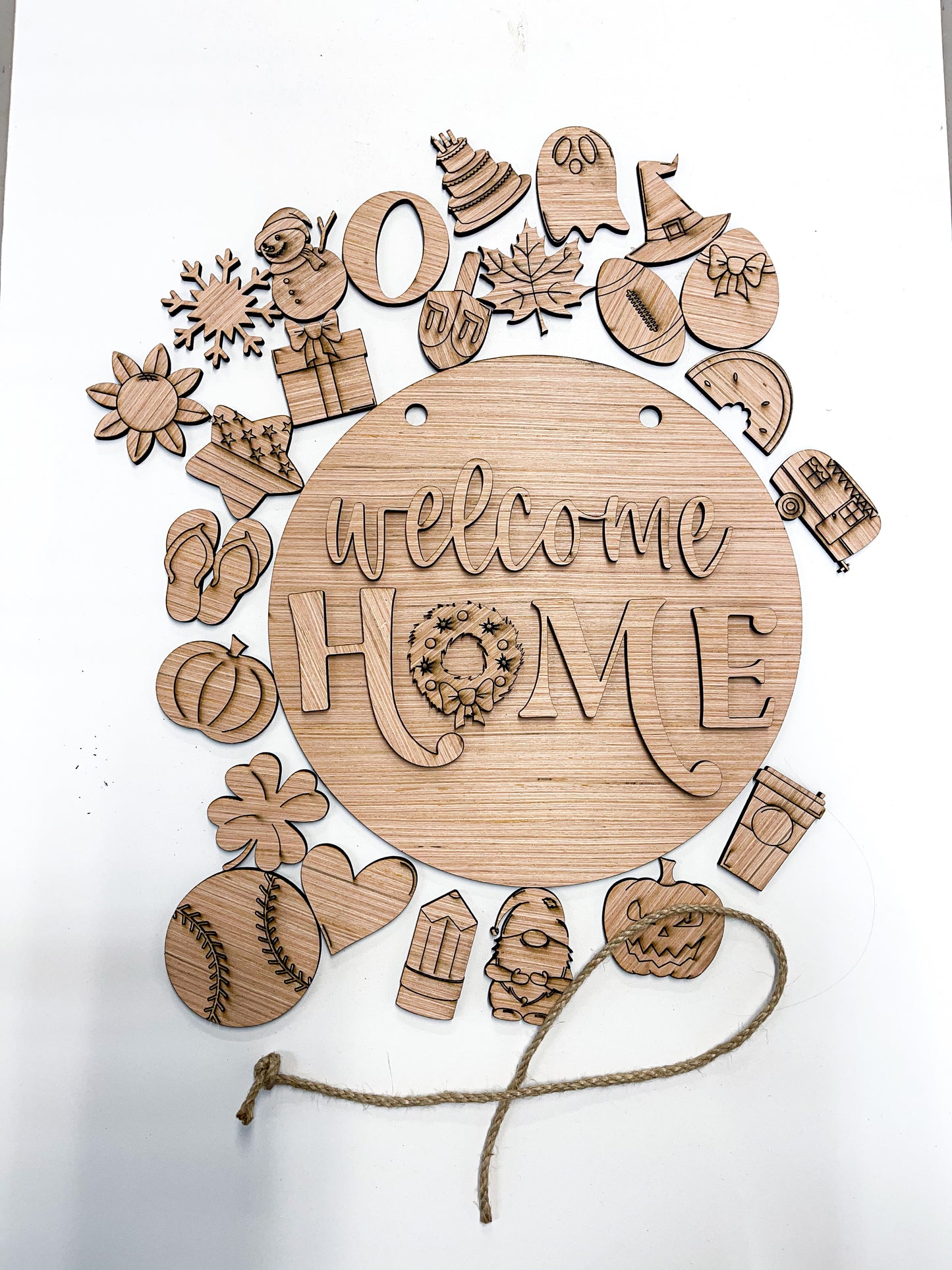 DIY Paint Kit, Welcome Home seasonal change icon circle door hanging sign