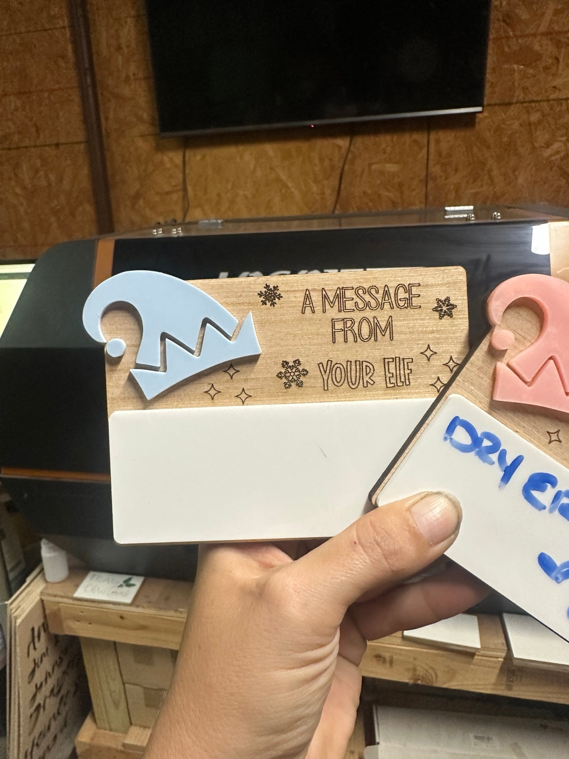 Blue and pink elf message boards showing color options